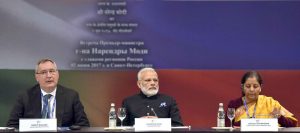 The Prime Minister, Shri Narendra Modi at the first ever collective meeting with Governors of 16 regions of Russia, in St. Petersburg on June 02, 2017.