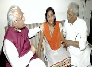 khattar with praduman mother