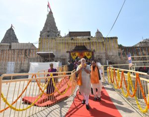 The Prime Minister, Shri Narendra Modi at Dwarkadhish Temple, in Dwarka, Gujarat on October 07, 2017. 	The Chief Minister of Gujarat, Shri Vijay Rupani is also seen.